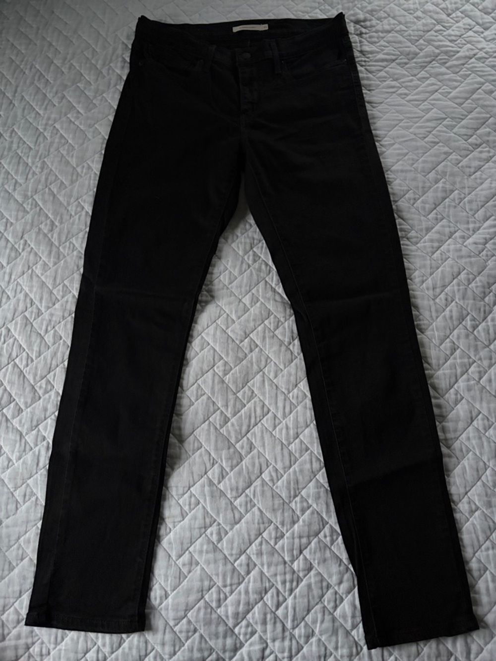 Levi’s black slimming skinny jeans women’s size 31